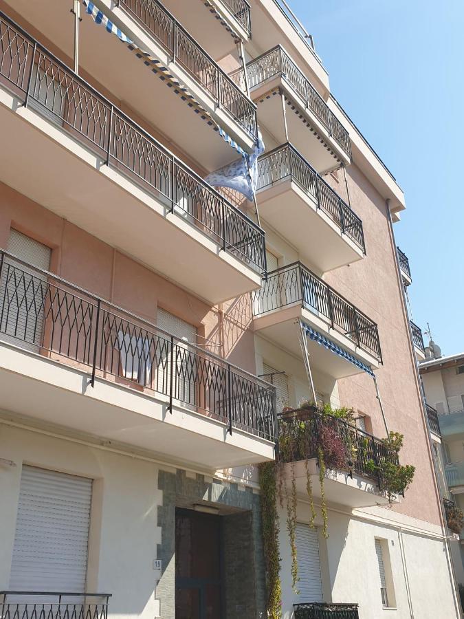 Апартаменты Albenga Sul Mare Famiglie Ed Amici Fino 10 Posti Экстерьер фото