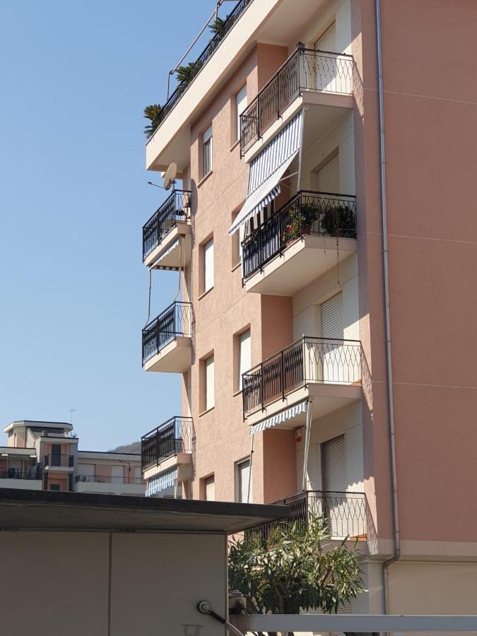 Апартаменты Albenga Sul Mare Famiglie Ed Amici Fino 10 Posti Экстерьер фото